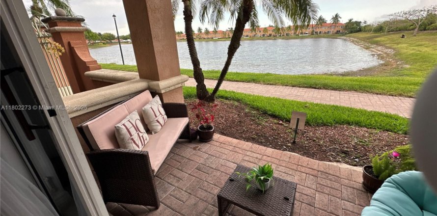 Condo à Doral, Floride, 3 chambres № 1888720