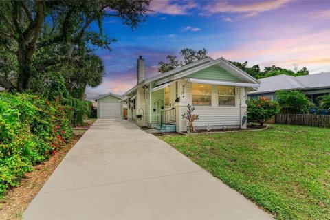 House in Bradenton, Florida 2 bedrooms, 95.13 sq.m. № 1819446 - photo 1