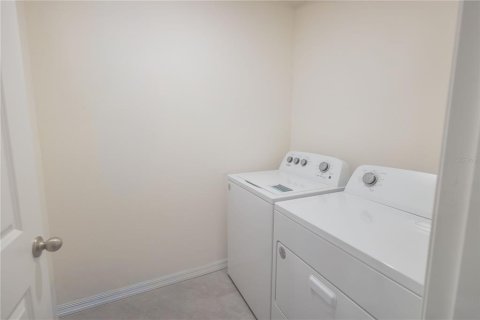 House in Wimauma, Florida 4 bedrooms, 216.28 sq.m. № 2204810 - photo 28