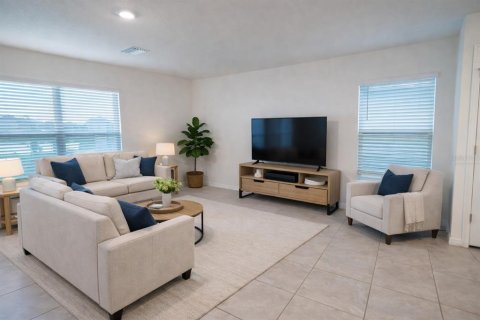 House in Wimauma, Florida 4 bedrooms, 216.28 sq.m. № 2204810 - photo 3