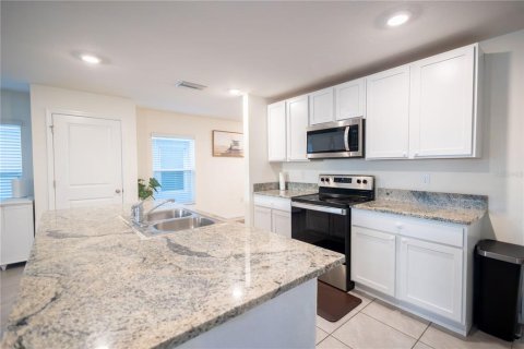 House in Wimauma, Florida 4 bedrooms, 216.28 sq.m. № 2204810 - photo 13