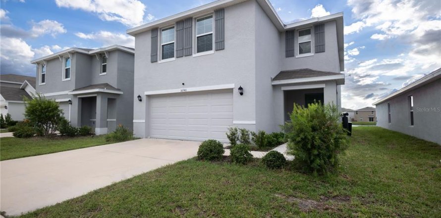House in Wimauma, Florida 4 bedrooms, 216.28 sq.m. № 2204810
