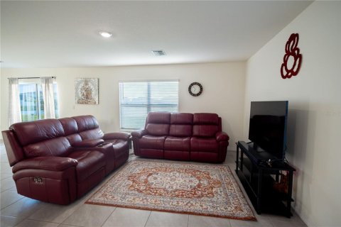 House in Wimauma, Florida 4 bedrooms, 216.28 sq.m. № 2204810 - photo 4