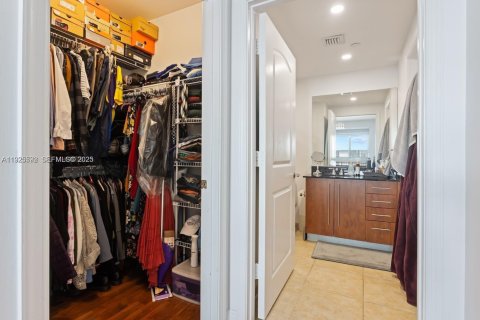 Снять в аренду кондоминиум в Майами, Флорида 1 спальня, 70.51м2, № 1984061 - фото 8