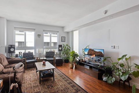 Снять в аренду кондоминиум в Майами, Флорида 1 спальня, 70.51м2, № 1984061 - фото 2