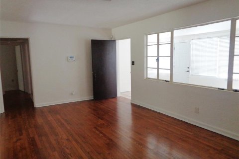 Casa en alquiler en Winter Park, Florida, 2 dormitorios, 127.74 m2 № 1787518 - foto 5