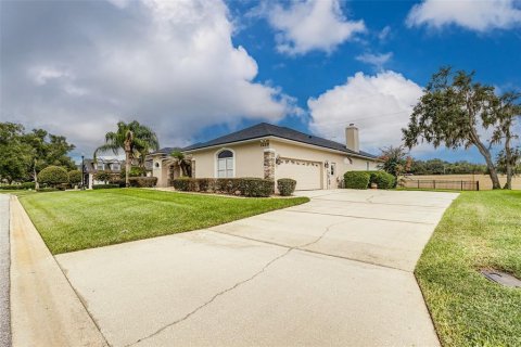 Villa ou maison à louer à Lakeland, Floride: 4 chambres, 232.63 m2 № 2157802 - photo 2