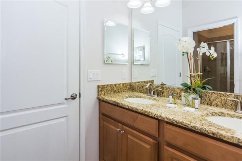 Townhouse in Kissimmee, Florida 5 bedrooms, 188.03 sq.m. № 2155282 - photo 27