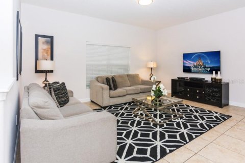 Townhouse in Kissimmee, Florida 5 bedrooms, 188.03 sq.m. № 2155282 - photo 10