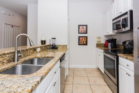 Townhouse in Kissimmee, Florida 5 bedrooms, 188.03 sq.m. № 2155282 - photo 13