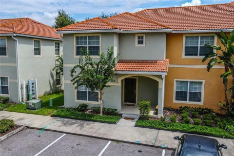 Townhouse in Kissimmee, Florida 5 bedrooms, 188.03 sq.m. № 2155282 - photo 3