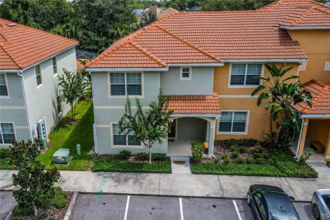 Townhouse in Kissimmee, Florida 5 bedrooms, 188.03 sq.m. № 2155282 - photo 4