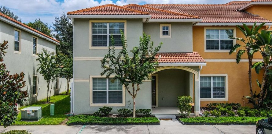 Townhouse in Kissimmee, Florida 5 bedrooms, 188.03 sq.m. № 2155282