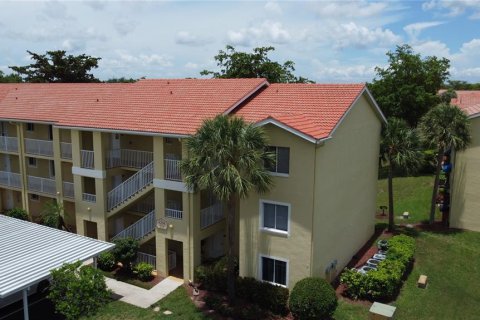 Condo à Naples, Floride, 3 chambres  № 2230392