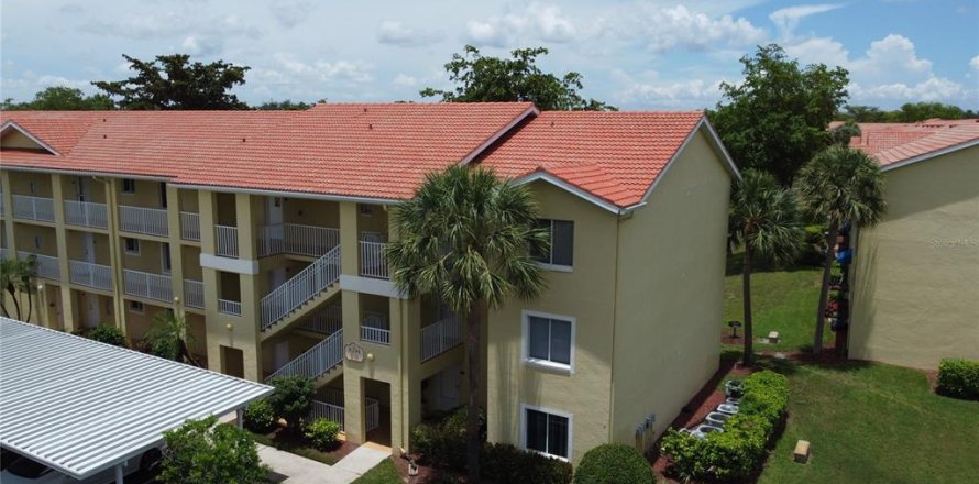 Condo à Naples, Floride, 3 chambres № 2230392
