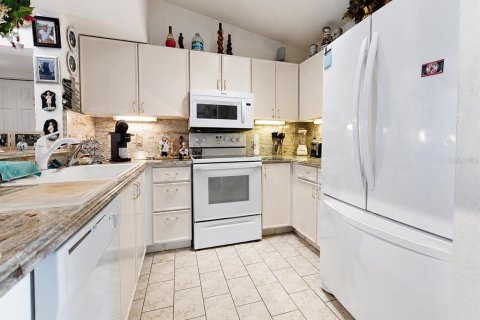 Copropriété à vendre à Naples, Floride: 3 chambres, 123.56 m2 № 2230392 - photo 4