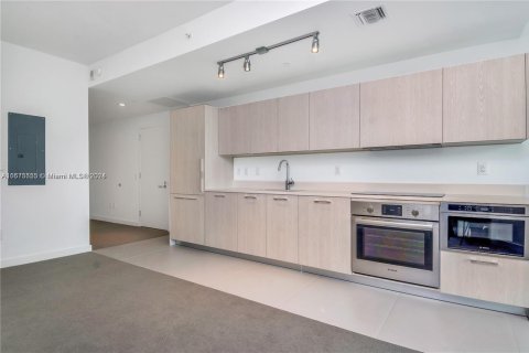 Condo in Miami, Florida, 1 bedroom  № 1811747 - photo 20