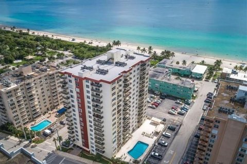 Condo à Hollywood, Floride, 2 chambres  № 2026379