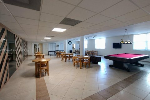 Copropriété à louer à Hollywood, Floride: 2 chambres, 134.71 m2 № 2026379 - photo 6