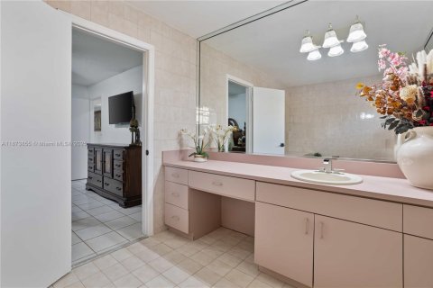 Купить виллу или дом в Майами, Флорида 4 спальни, 162.76м2, № 1978942 - фото 14