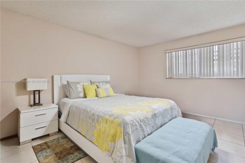 Купить виллу или дом в Майами, Флорида 4 спальни, 162.76м2, № 1978942 - фото 20