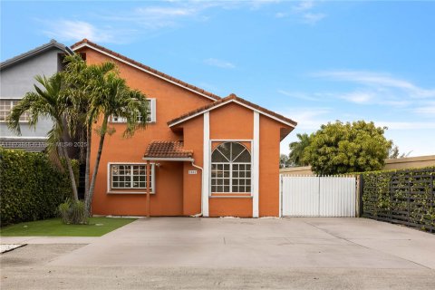 Купить виллу или дом в Майами, Флорида 4 спальни, 162.76м2, № 1978942 - фото 30