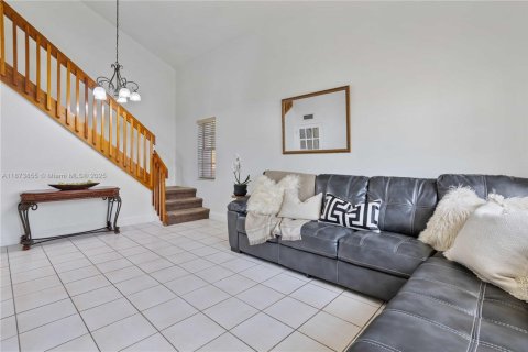 Купить виллу или дом в Майами, Флорида 4 спальни, 162.76м2, № 1978942 - фото 3