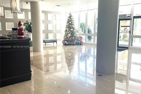 Condo in Miami Beach, Florida, 2 bedrooms № 2004264 - photo 7