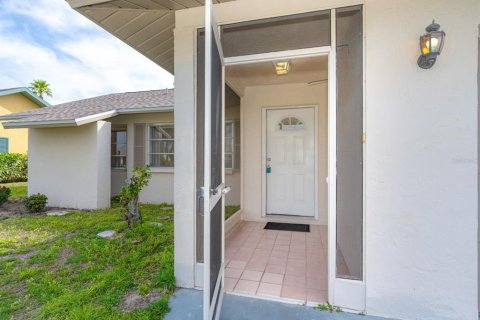 Casa en alquiler en Venice, Florida, 2 dormitorios, 128.39 m2 № 1909390 - foto 2