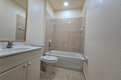 Adosado en venta en Miami, Florida, 3 dormitorios, 121.52 m2 № 2029314 - foto 8