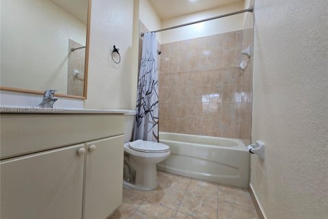 Adosado en venta en Miami, Florida, 3 dormitorios, 121.52 m2 № 2029314 - foto 11