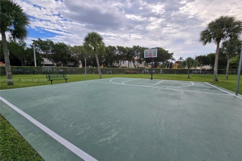 Adosado en venta en Miami, Florida, 3 dormitorios, 121.52 m2 № 2029314 - foto 16