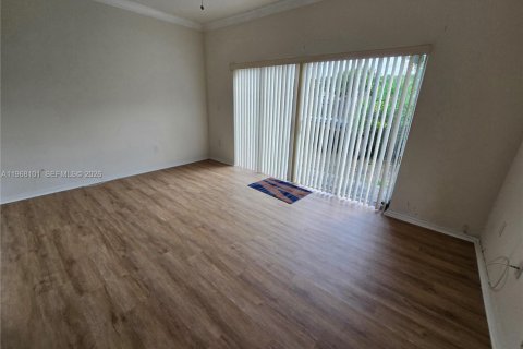 Adosado en venta en Miami, Florida, 3 dormitorios, 121.52 m2 № 2029314 - foto 5