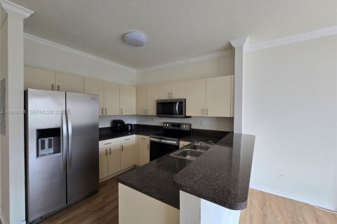 Adosado en venta en Miami, Florida, 3 dormitorios, 121.52 m2 № 2029314 - foto 4