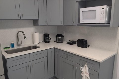Casa en venta en Orlando, Florida, 5 dormitorios, 142.88 m2 № 1837934 - foto 5