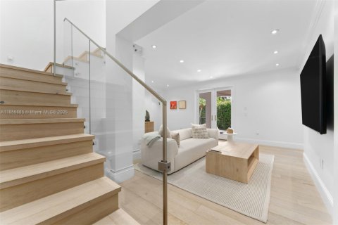 Villa ou maison à louer à Bay Harbor Islands, Floride: 4 chambres, 312.43 m2 № 1878360 - photo 8