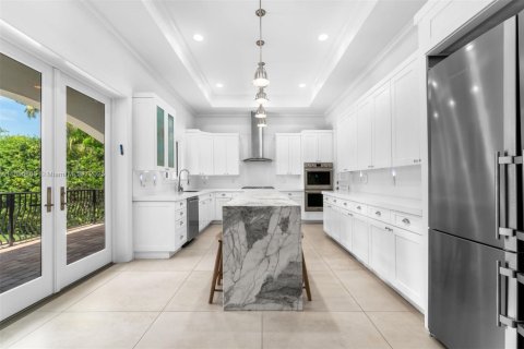 Villa ou maison à louer à Bay Harbor Islands, Floride: 4 chambres, 312.43 m2 № 1878360 - photo 9