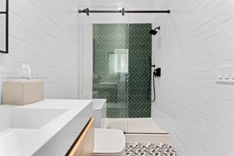 Villa ou maison à louer à Bay Harbor Islands, Floride: 4 chambres, 312.43 m2 № 1878360 - photo 26