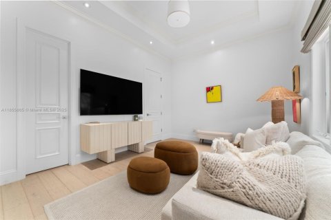 Villa ou maison à louer à Bay Harbor Islands, Floride: 4 chambres, 312.43 m2 № 1878360 - photo 25