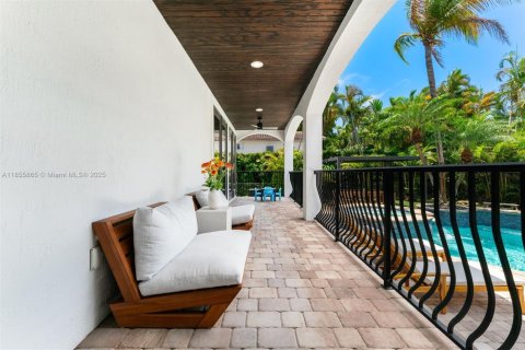 Villa ou maison à louer à Bay Harbor Islands, Floride: 4 chambres, 312.43 m2 № 1878360 - photo 28