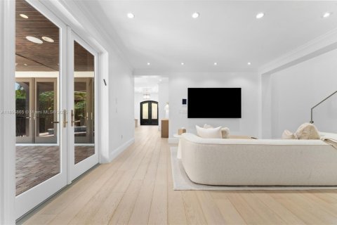 Villa ou maison à louer à Bay Harbor Islands, Floride: 4 chambres, 312.43 m2 № 1878360 - photo 7