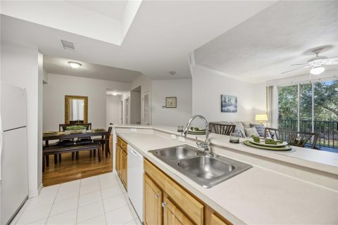 Condo in Sarasota, Florida, 3 bedrooms № 2221261 - photo 9