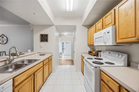 Condo in Sarasota, Florida, 3 bedrooms № 2221261 - photo 7