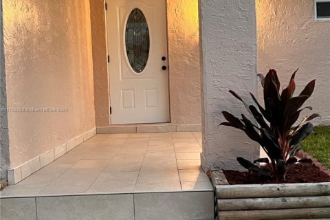 Casa en venta en Homestead, Florida, 4 dormitorios, 151.52 m2 № 1726412 - foto 25