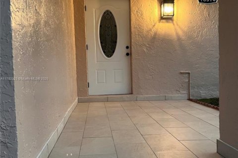 Casa en venta en Homestead, Florida, 4 dormitorios, 151.52 m2 № 1726412 - foto 3