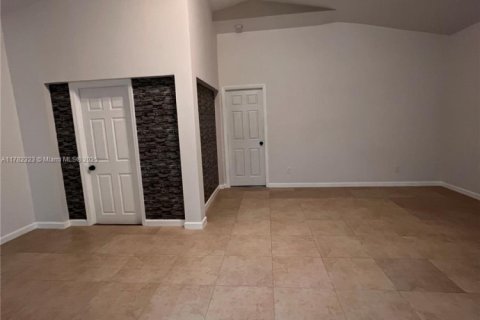 Casa en venta en Homestead, Florida, 4 dormitorios, 151.52 m2 № 1726412 - foto 9