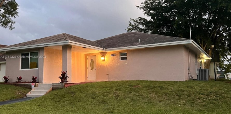 Casa en Homestead, Florida 4 dormitorios, 151.52 m2 № 1726412