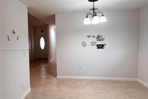 Casa en venta en Homestead, Florida, 4 dormitorios, 151.52 m2 № 1726412 - foto 8