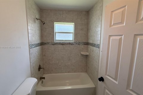 Casa en venta en Homestead, Florida, 4 dormitorios, 151.52 m2 № 1726412 - foto 6