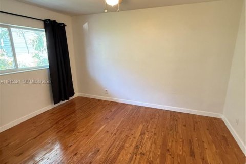 Condo in Fort Lauderdale, Florida, 1 bedroom № 2001785 - photo 11